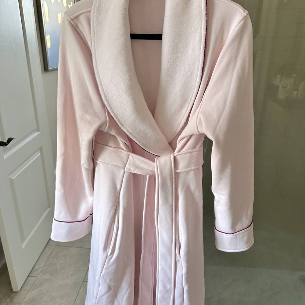 Lake Pajamas Cozy Robe in Berry, NWOT